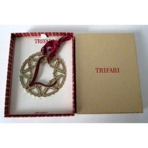 Trifari Initial L Wreath Ornament